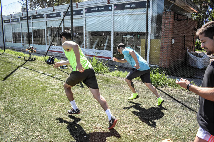 ENTRENA DISTINTO  Entrenamiento de futbol amateur